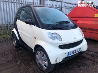 Location: Mitcham - 2005 SMART FORTWO PURE 50 AUTO Coupe REG: GV54UJR, Keys: No, MOT Expiry date: 04/06/2024, 698 Petrol, 6 Speed Auto Petrol, Former Keepers: 3