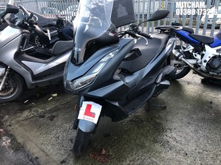 Location: Mitcham - 2021 HONDA WW 125 A-M Motorcycle REG: LT21ENP, Keys: No, MOT Expiry date: 11/06/2024, 125 Petrol, Automatic, Former Keepers: 4