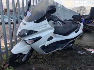 Location: Mitcham - 2016 PIAGGIO XEVO 125 SPORT Scooter REG: LD66UPM, Keys: No, MOT Expiry date: 20/11/2023, 124 Petrol, Automatic, Former Keepers: 1