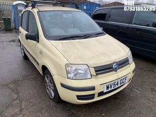 Location: Hull - 2004 FIAT PANDA ELEGANZA 5 Door Hatchback REG: WV54GCF, Keys: No, MOT Expiry date: 23/01/2025, 1242 Petrol, 5 Speed Manual Petrol, Former Keepers: 13