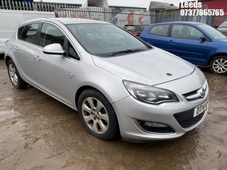 Location: Leeds - 2014 VAUXHALL ASTRA SRI CDTI S/S 5 Door Hatchback REG: DT14KNO, Keys: No, MOT Expiry date: 28-03-2025, 1956 Diesel, 6 Speed Manual Diesel, Former Keepers: 9